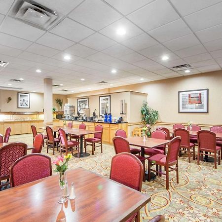 Clarion Inn Tulsa International Airport Exterior foto