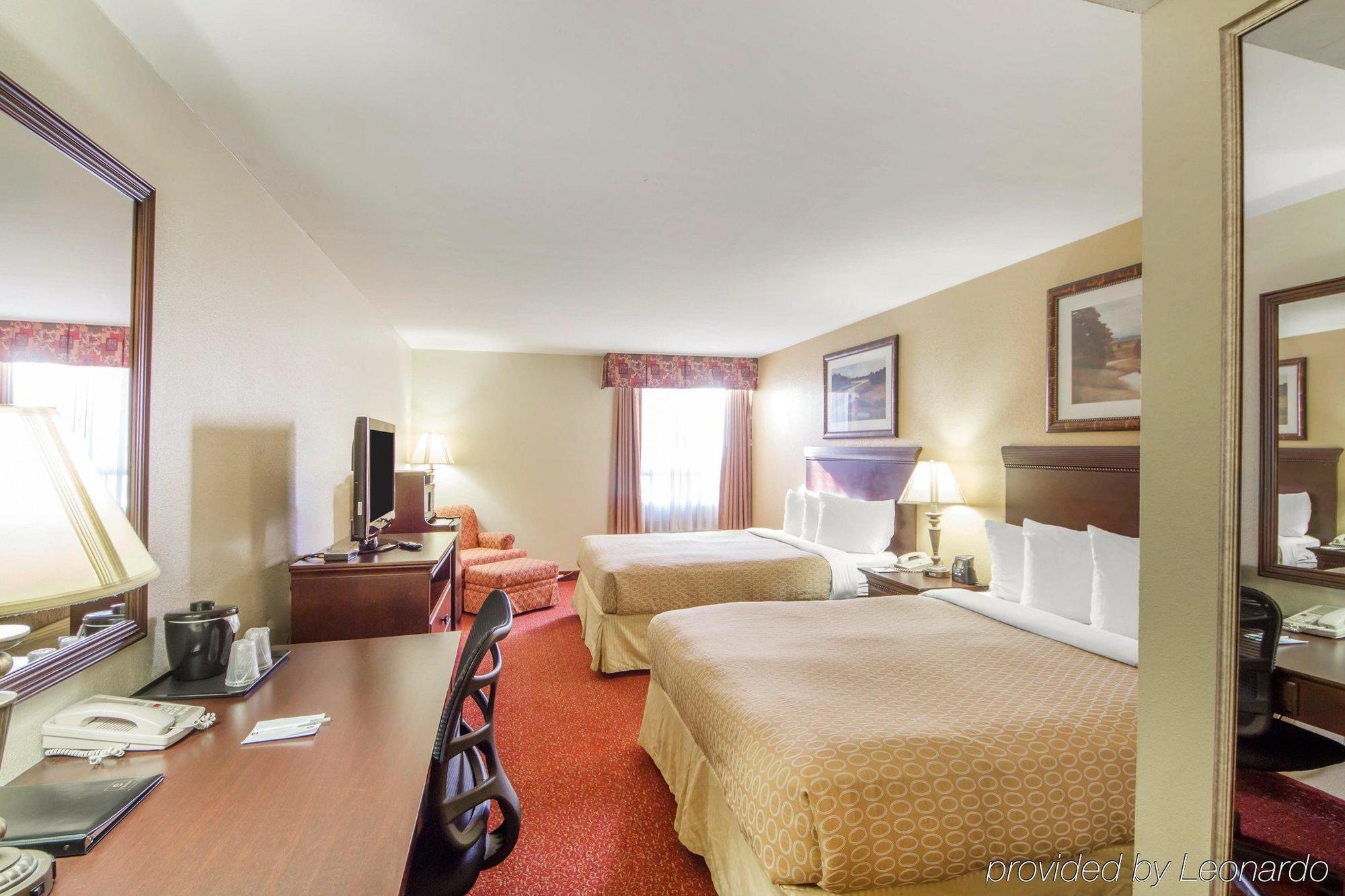 Clarion Inn Tulsa International Airport Exterior foto