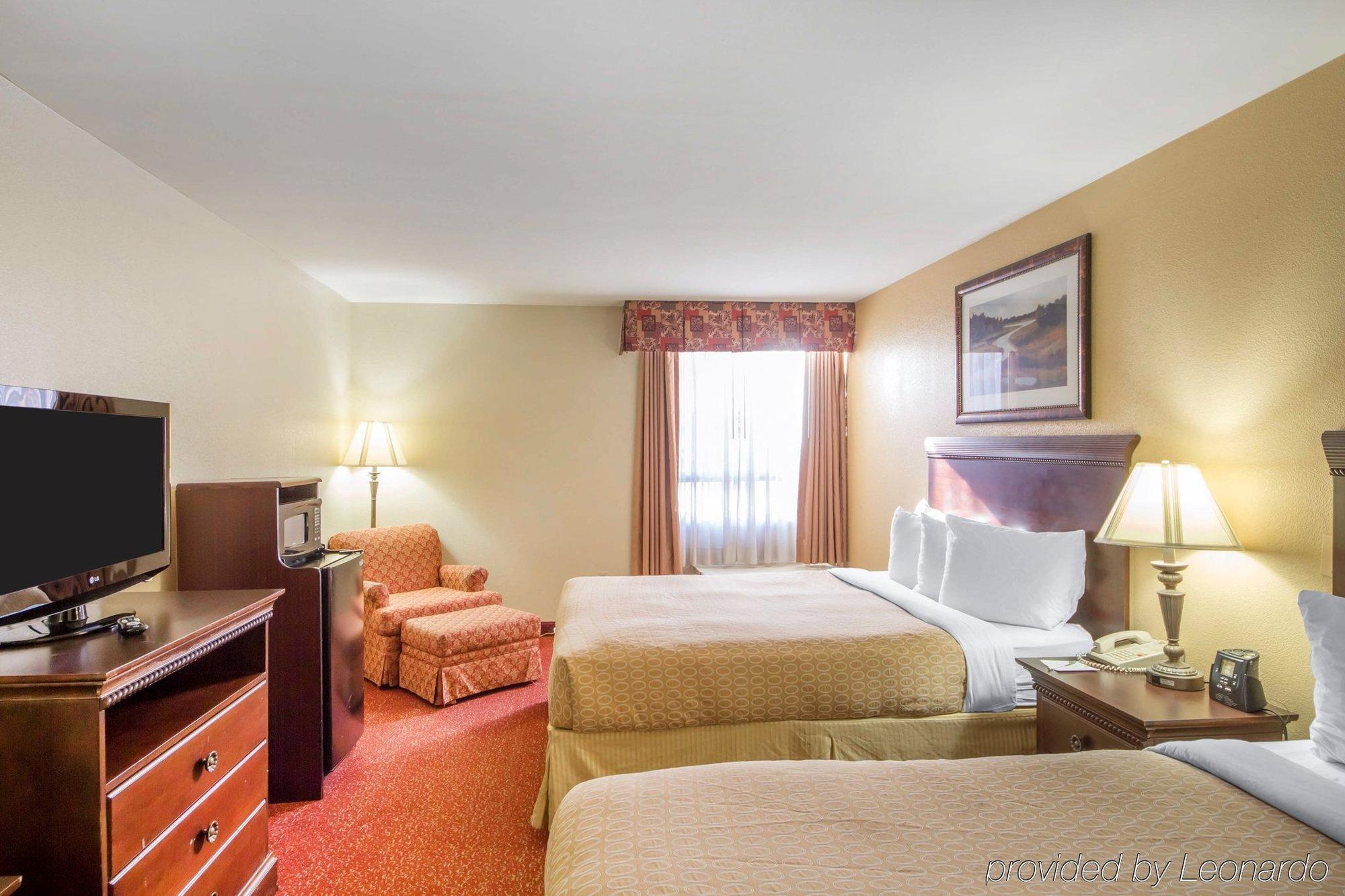 Clarion Inn Tulsa International Airport Exterior foto