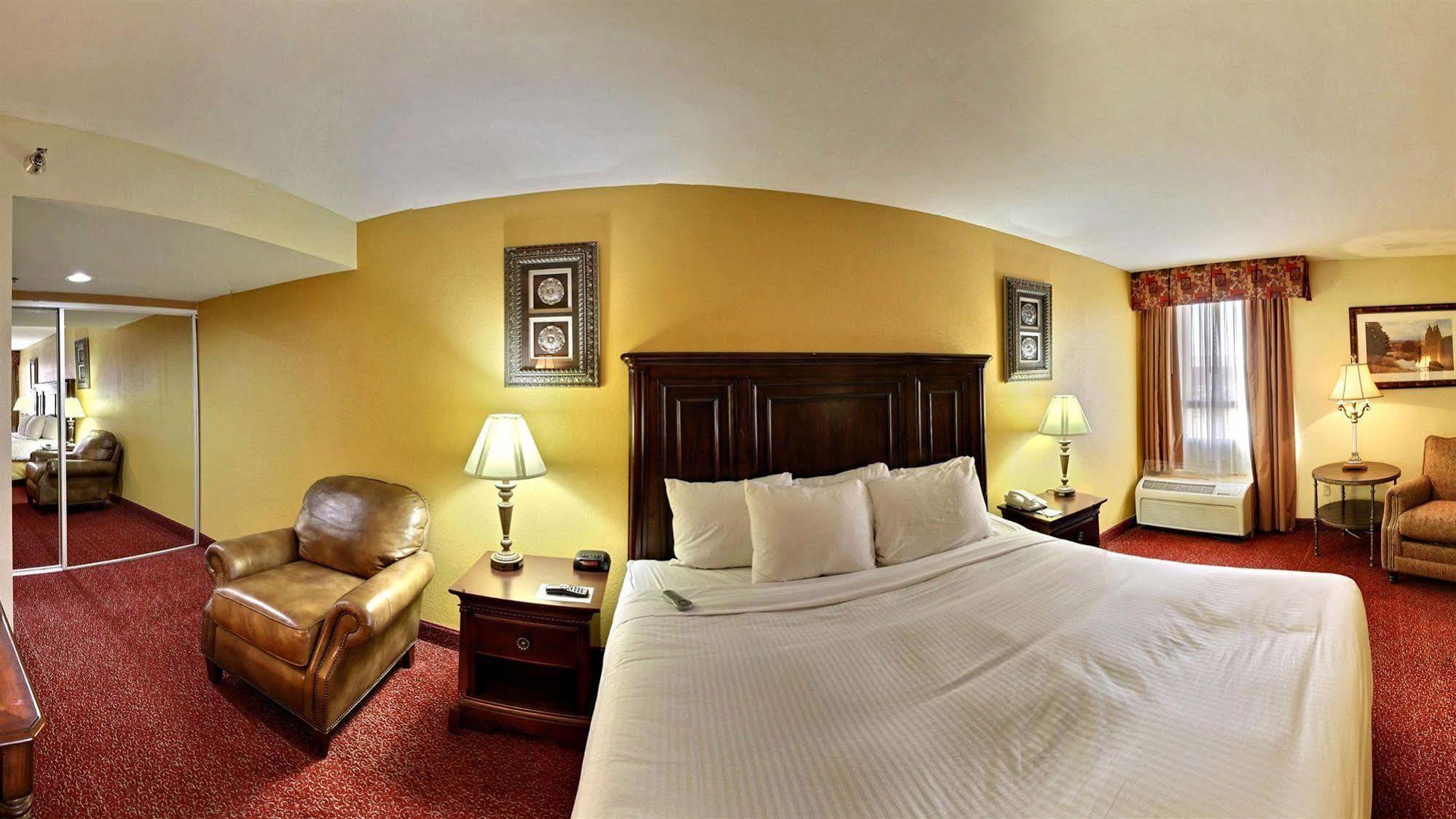 Clarion Inn Tulsa International Airport Exterior foto