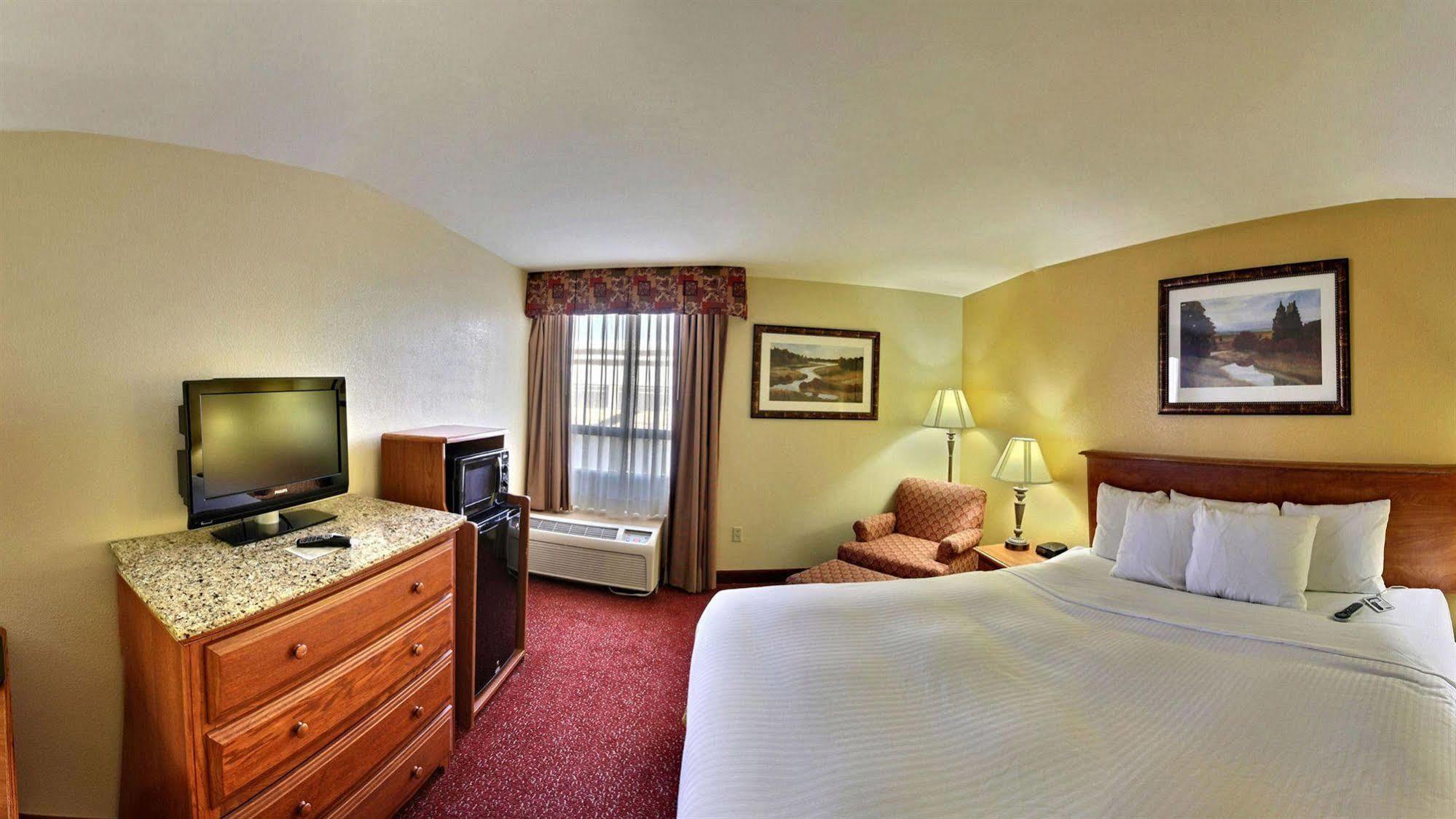 Clarion Inn Tulsa International Airport Exterior foto