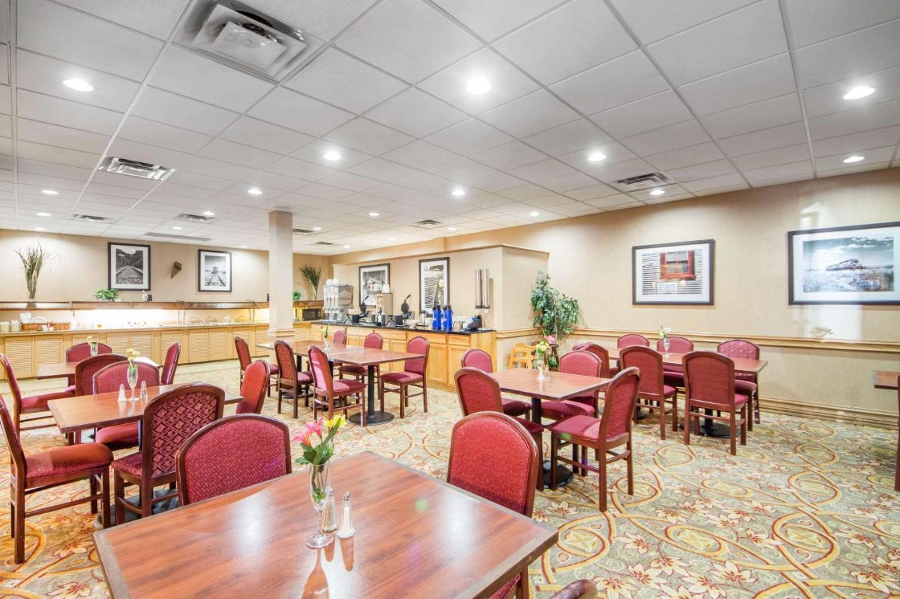 Clarion Inn Tulsa International Airport Exterior foto